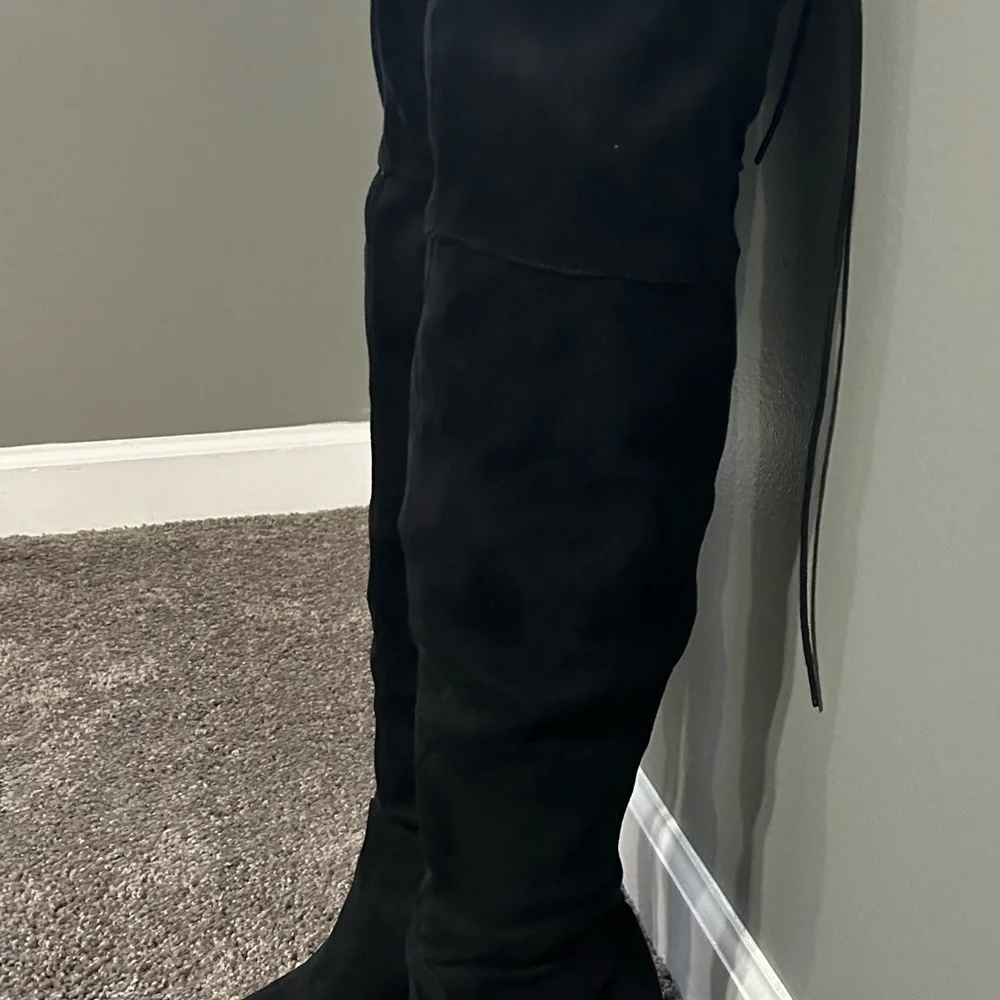 Cupid women’s size 8.5 poll on stretchy over the knee‎ block, heel boot.